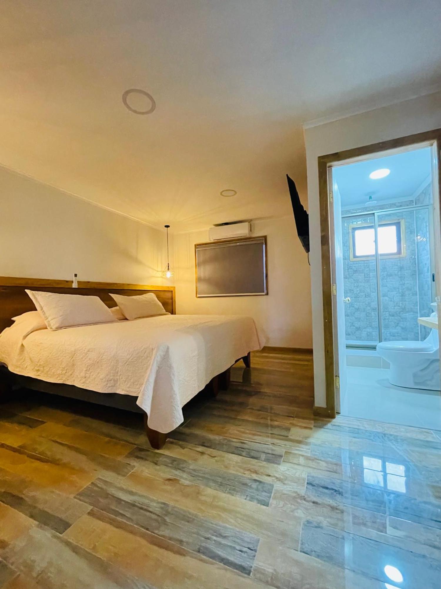 Hotel Residencial Victoria Said Linares Exterior foto