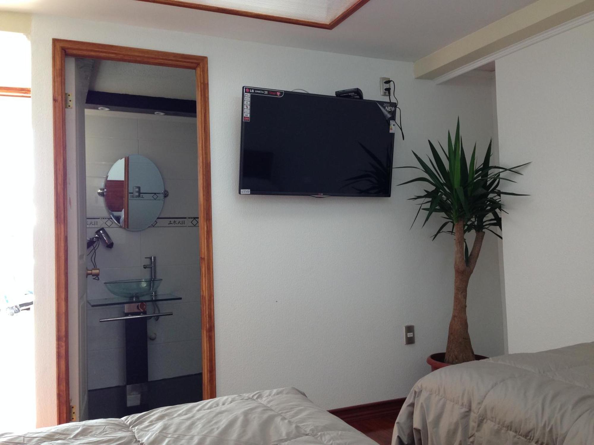 Hotel Residencial Victoria Said Linares Habitación foto
